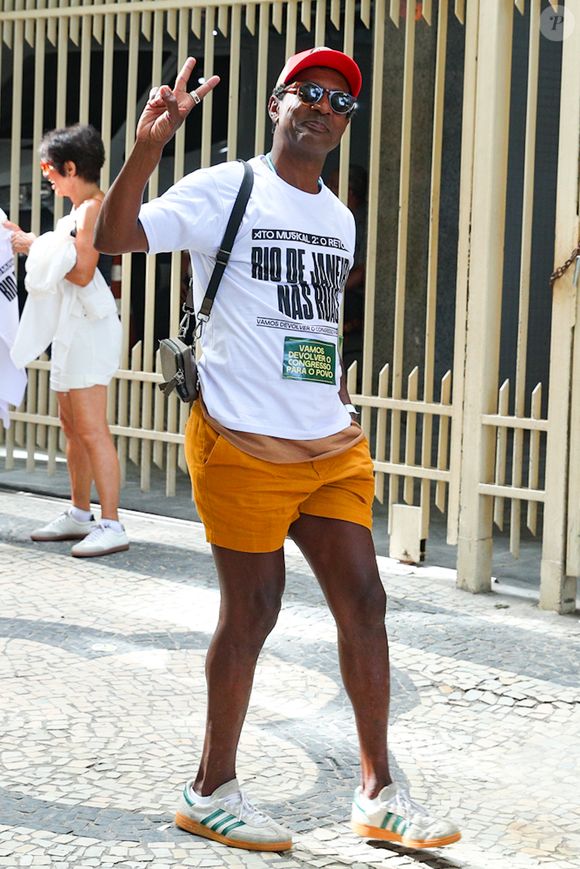 Luis Miranda na manifestação em Copacabana contra a anistia dos condenados pelo golpe de 8 de janeiro