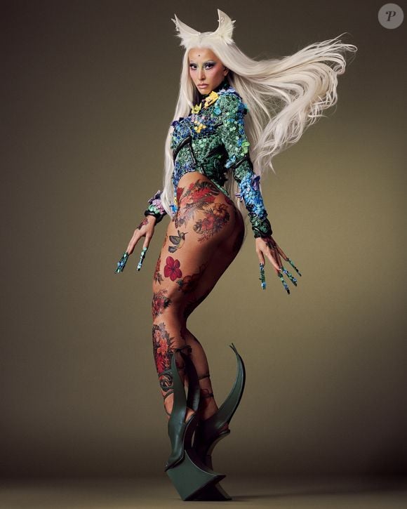 A fantasia de Elfa de Sabrina Sato esbanjou sensualidade