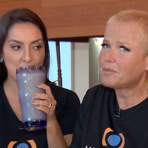 Xuxa Meneghel também deu a opção de substituir a banana por alguma outra fruta, como o morango