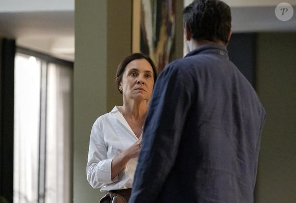 Novela 'Mania de Você': o personagem de Molina pode ter forjado a morte com o auxílio de Mércia.