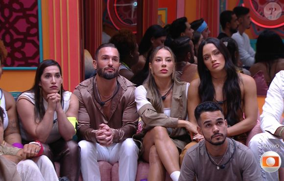 No Confessionário, um empate entre Daniele e Diego e Renata e Eva