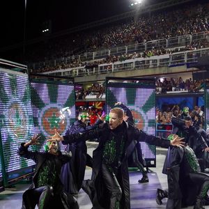 A Mocidade Independente de Padre Miguel viralizou na web com sua comissão de frente super tecnológica