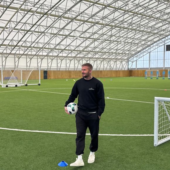 David Beckham, atualmente com 50 anos, se aposentou do futebol em 2013