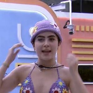 Biquíni de crochê lilás e bucket hat combinando: o visual que conquistou o público, virou referência, foi copiado à exaustão e entrou para a lista dos hits fashion do 'Big Brother Brasil'