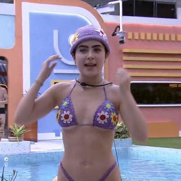 Biquíni de crochê lilás e bucket hat combinando: o visual que conquistou o público, virou referência, foi copiado à exaustão e entrou para a lista dos hits fashion do 'Big Brother Brasil'