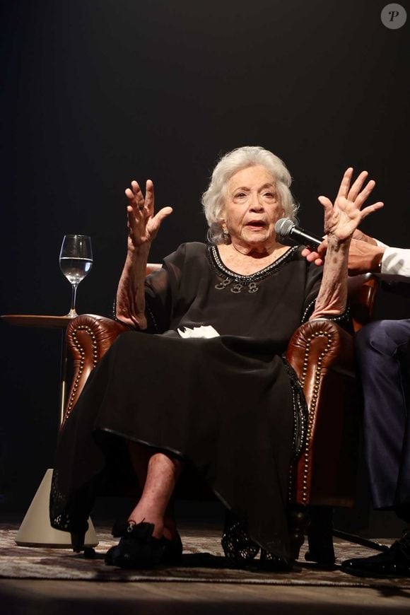 Nathalia Timberg disse em entrevista: "Você imaginar uma quase centenária no palco parece absurdo. Mas pretendo continuar abusando dos meus limites… E dos de vocês"