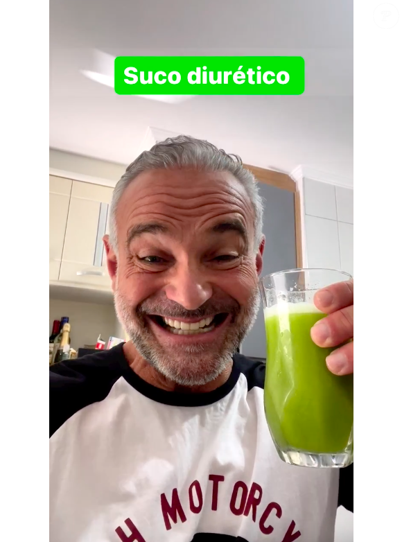 Eu tomo e é maravilhoso. Para você que tem problemas de retenção de líquido e se sente inchado(a), é muito legal e muito fácil de fazer. Refrescante e delicioso", disse Mateus Carrieri
