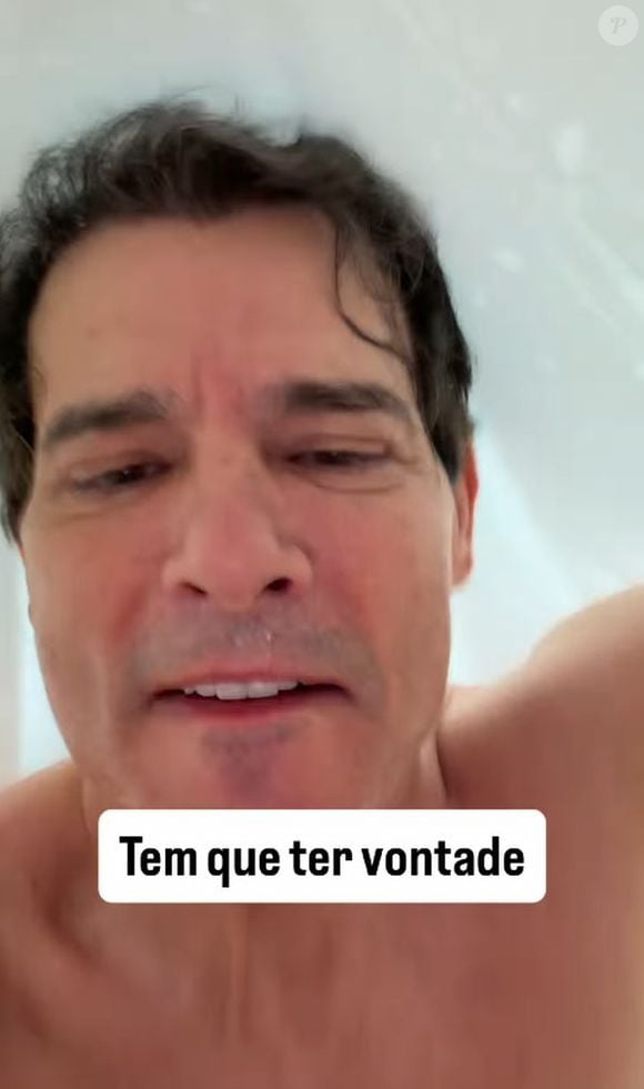 Celso Portiolli fez caras e bocas em imagens sugestivas