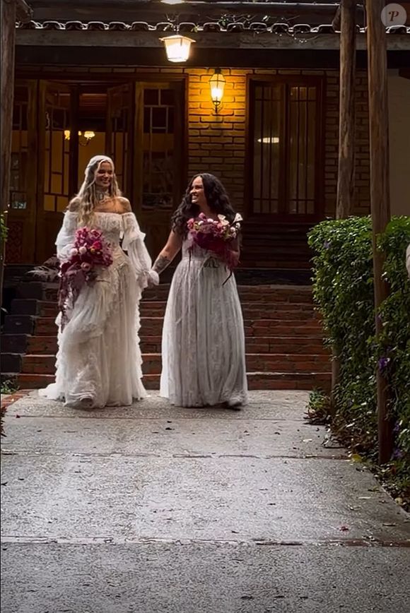 Marcela Mc Gowan e Luiza Martins apostaram em vestidos com estilos diferentes para o casamento