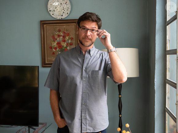 Hudson (Emílio Dantas) é o homem que manipula Ellen e Igor na novela Dona de Mim