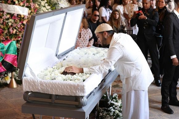 Francisco Gil, filho único de Preta Gil, se despediu da mãe com carinho na cabeça da cantora