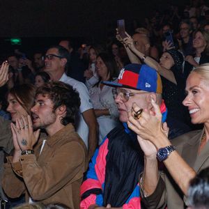 Adriane Galisteu e Sasha Meneghel estavam separadas por apenas duas pessoas: João Lucas, o genro de Xuxa, e o DJ Zé Pedro, com quem a apresentadora trabalhava na TV