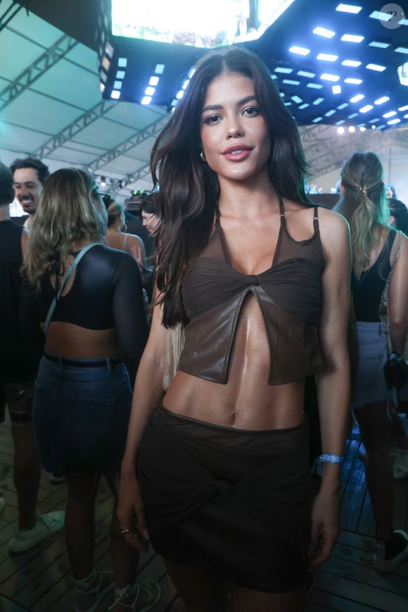 Seu primeiro trabalho nas telonas foi no filme Real Beleza, de Jorge Furtado, antes de ser descoberta pela Globo.