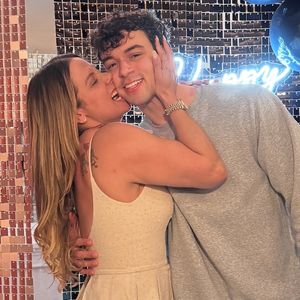 Victor Alexandre ganhou o apoio de Carla Perez, que comentou: "Já pode começar a sofrer? Pq mãe tem que passar por essas provações? TE AMOOOOOO"