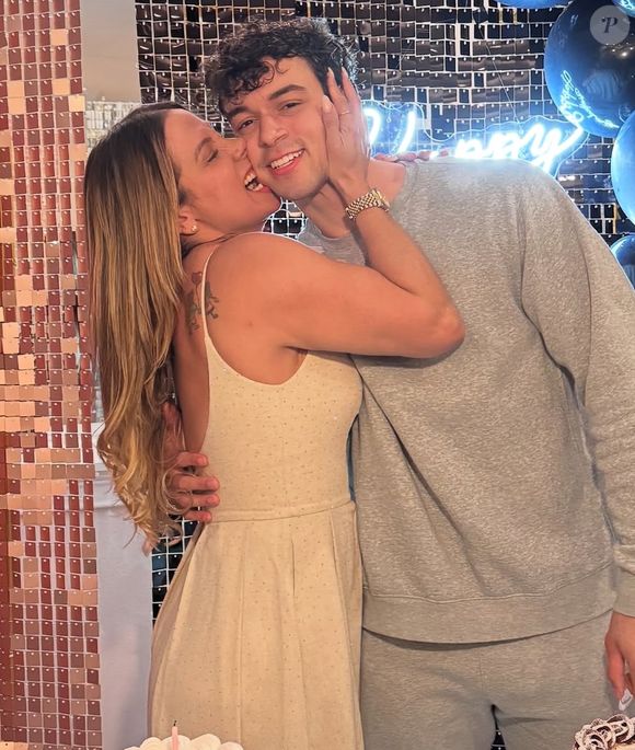 Victor Alexandre ganhou o apoio de Carla Perez, que comentou: "Já pode começar a sofrer? Pq mãe tem que passar por essas provações? TE AMOOOOOO"