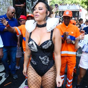 "A gente olha e grita: raiiiiinha", "Amo a tua naturalidade e liberdade, vive, brilha e sê feliz sempre!!" e "Quem foi rainha nunca perde a majestade! Linda!", escreveram fãs na publicação de Paolla Oliveira