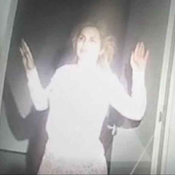 Deolane Bezerra foi presa em casa, ainda de madrugada