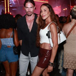 Ex-galã de novelas surge irreconhecível no show da Anitta