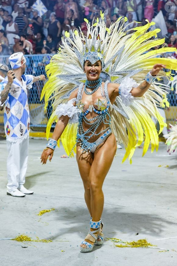 A dentista Luiza Caldi completou o quadro de musas famosas da Vila Isabel