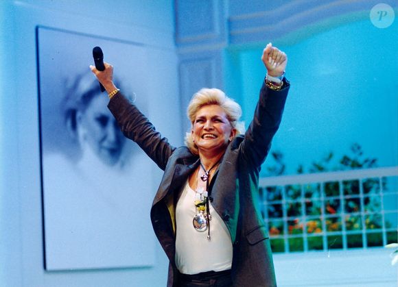 Hebe Camargo sempre teve opiniões fortes e em uma delas comentou sobre a maternidade: 'Para ser mãe a gente tem de desejar ter um filho. Ele tem direito à vida, é verdade. Mas com amor dos pais, com condições para crescer com saúde e boa educação'