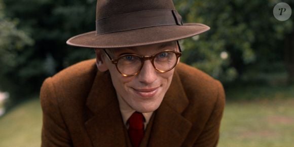 O ator Jamie Campbell Bower é um dos mais instigantes e famosos de 'Stranger Things'