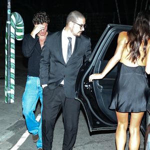 Bruna Marquezine foi flagrada, nesta segunda-feira (15), ao sair de um restaurante com Shawn Mendes