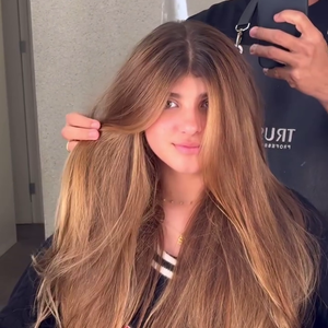 Grazi Massafera sobre a filha: ‘Uma loucura de linda. Minha cria. E esses cabelos de mamãe. Sorry’