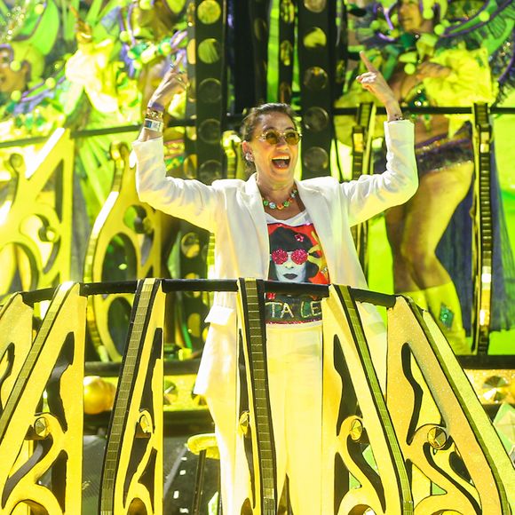 Lilia Cabral desfilou em carro alegórico na Mocidade