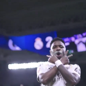 Vini Jr. presentou Virgínia com um tênis e recado carinhoso na quinta-feira (26)