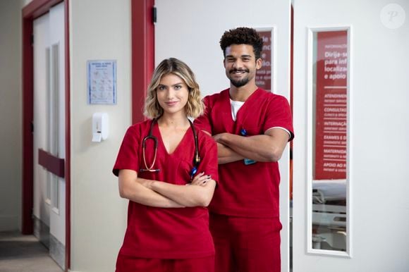 Leandra (Giovanna Grigio) se preocupa com a sobrecarga de Vitor (Lucas Leto) em semana de 2 a 5 de setembro de Por você