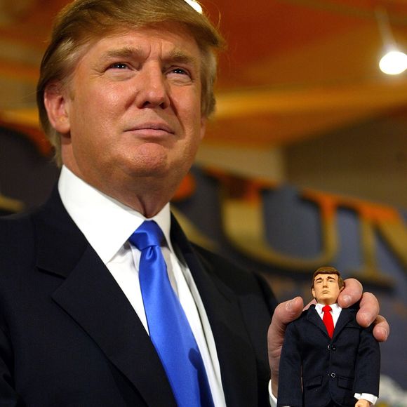 2004: no mesmo ano, Trump lançou seu primeiro boneco