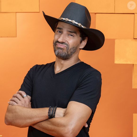 Reação nas redes divide opiniões: enquanto alguns internautas levantaram questionamentos sobre masculinidade e sexualidade, outros pediram respeito e criticaram o julgamento em torno da exposição íntima do ex-BBB