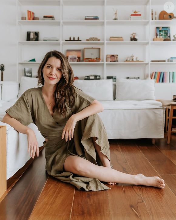 Enquanto o público tenta descobrir se Francesca está viva ou morta em 'Quem Ama Cuida', um detalhe da vida real chamou atenção: o apartamento de Nathalia Dill. A atriz vive em um espaço minimalista, com decoração clean, móveis claros e um ambiente que transmite conforto e elegância