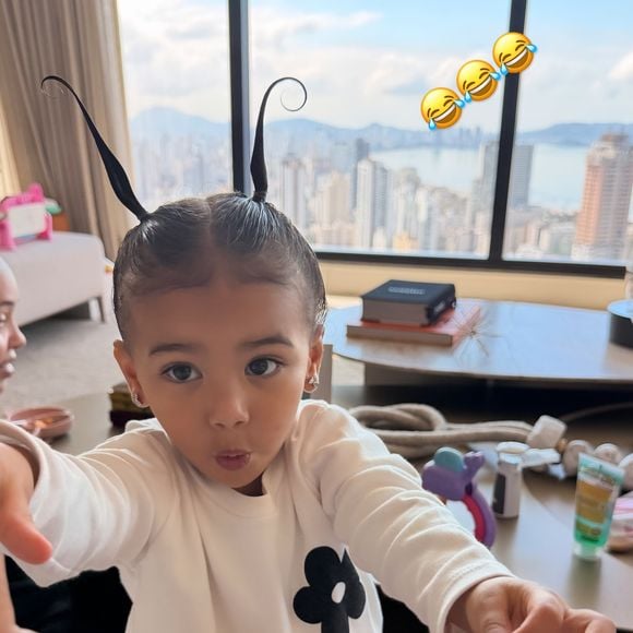 Por fim, Bruna Biancardi ainda mostrou Mavie com um 'cabelo maluco' de duas anteninhas. Fofura!