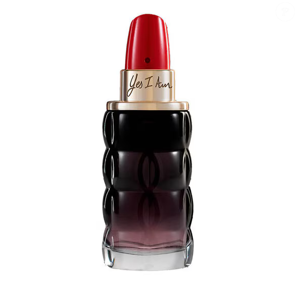 Yes I Am (Cacharel) - 50ml | R$ 388,50 - Com frasco em formato de batom e aroma marcante, o Yes I Am da Cacharel surge como a escolha perfeita para mulheres ousadas que querem incorporar o glamour de 'O Diabo Veste Prada' até na fragrância