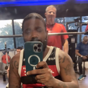 Filho de Arlindo Cruz, Arlindinho recentemente mudou de hábitos alimentares e passou a treinar pesado