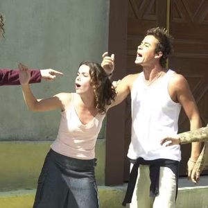 Preta Gil fazia uma personagem que gosta de organizar rachas. Em um dos capítulos, ela provoca um grave acidente de carro