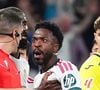 'Vini Jr. chega ao fundo do poço': após 3ª separação de Virginia e expulsão por puxar cabelo de adversário, jogador do Real Madrid ganha crítica áspera de jornal esportivo da Espanha. 'O problema não é mais...'