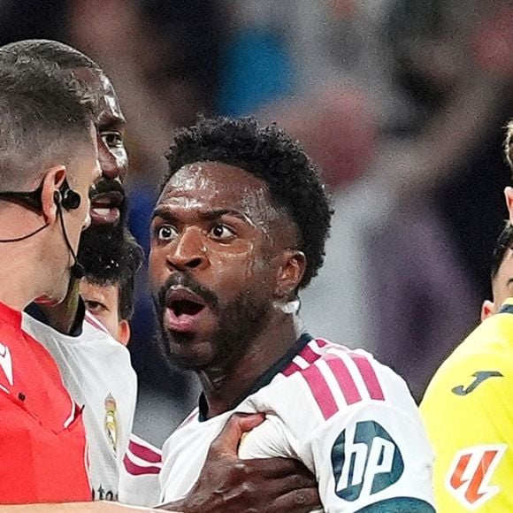 'Vini Jr. chega ao fundo do poço': após 3ª separação de Virginia e expulsão por puxar cabelo de adversário, jogador do Real Madrid ganha crítica áspera de jornal esportivo da Espanha. 'O problema não é mais...'