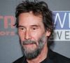 Keanu Reeves completa 62 anos em 2026 e tem uma longa carreira marcada por personagens como Neo, de 'Matrix', e John Wick