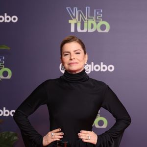 Atriz Debora Bloch marcou presença na festa de lançamento de 'Vale Tudo' no Copacabana Palace.