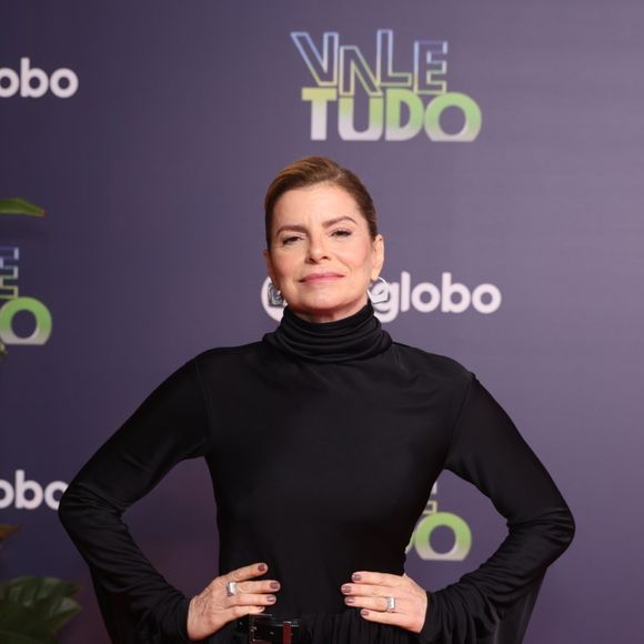Atriz Debora Bloch marcou presença na festa de lançamento de 'Vale Tudo' no Copacabana Palace.