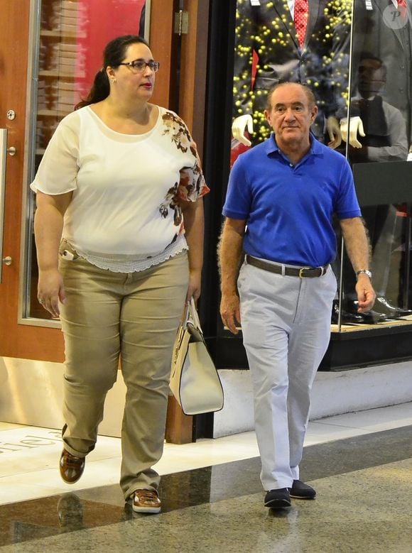 Casamento de Renato Aragão e Lílian Aragão foi o primeiro da vida de Xuxa, segundo a revista 'Caras' de agosto de 1995