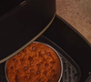 Receita do Fogaça resulta em torta cookie cremosa, dourada e com recheio de creme de avelã derretendo
