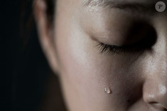 Emoções invalidadas não fazem com que elas desapareçam. A criança passa a se censurar e há até quem veja isso como uma qualidade, mas traz diversos danos à autoestima