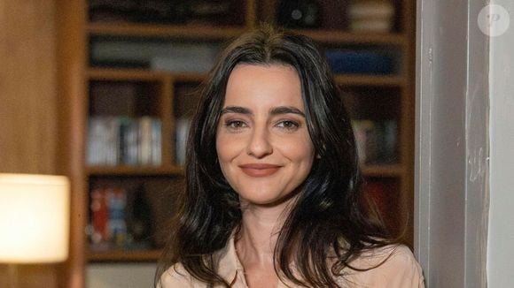 Julia Stockler tem chamado a atenção do público ao interpretar Suely