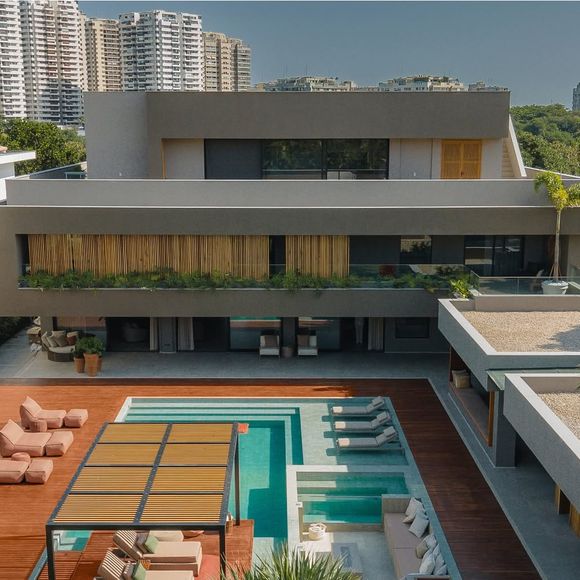 Casa de 1,7 mil m² no Rio traduz o estilo de vida de Paolla Oliveira e Diogo Nogueira, com ambientes amplos, integrados e pensados para o convívio diário
