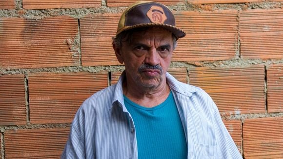 Aos 76 anos e preso há 6 meses, José Dumont tem negado pedido de prisão domiciliar humanitária; condenado a mais de uma década de cadeia por abuso sexual contra vulnerável, artista enfrenta problemas de saúde. Aos detalhes