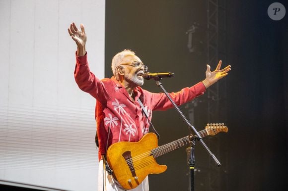 Gilberto Gil respondeu Nana Caymmi de maneira branda em entrevista ao jornal Metrópoles meses depois