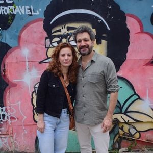 Caco Ciocler e Paula Cesari na festa de aniversário de Humberto Carrão
